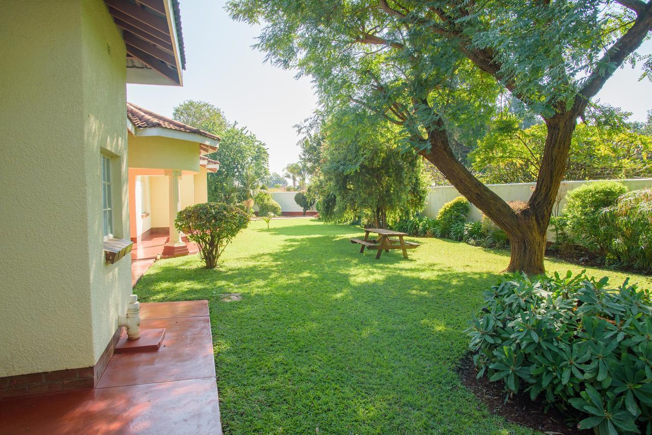Art Lodges Harare Buitenkant foto