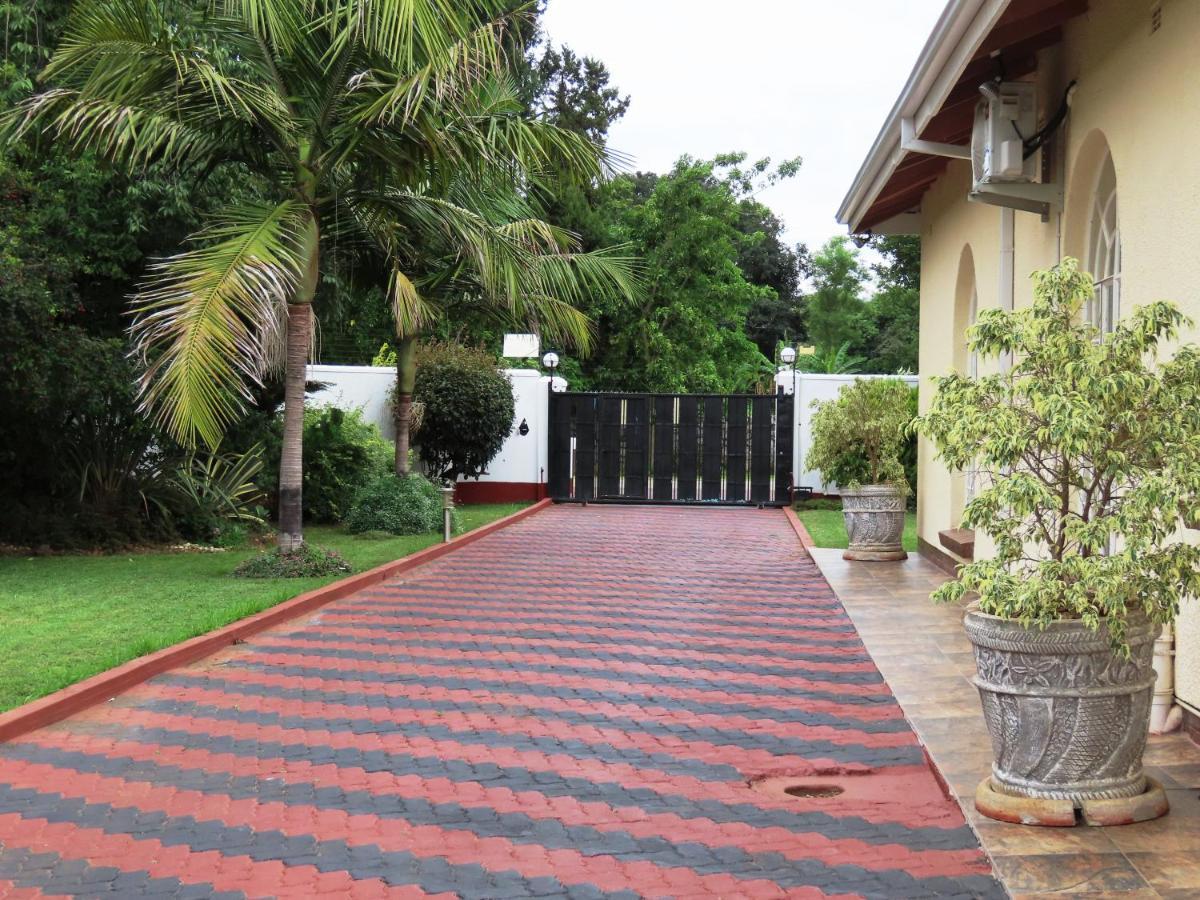 Art Lodges Harare Buitenkant foto